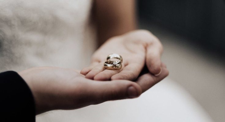 His and Hers Wedding Rings: Matching Styles You'll Both Love